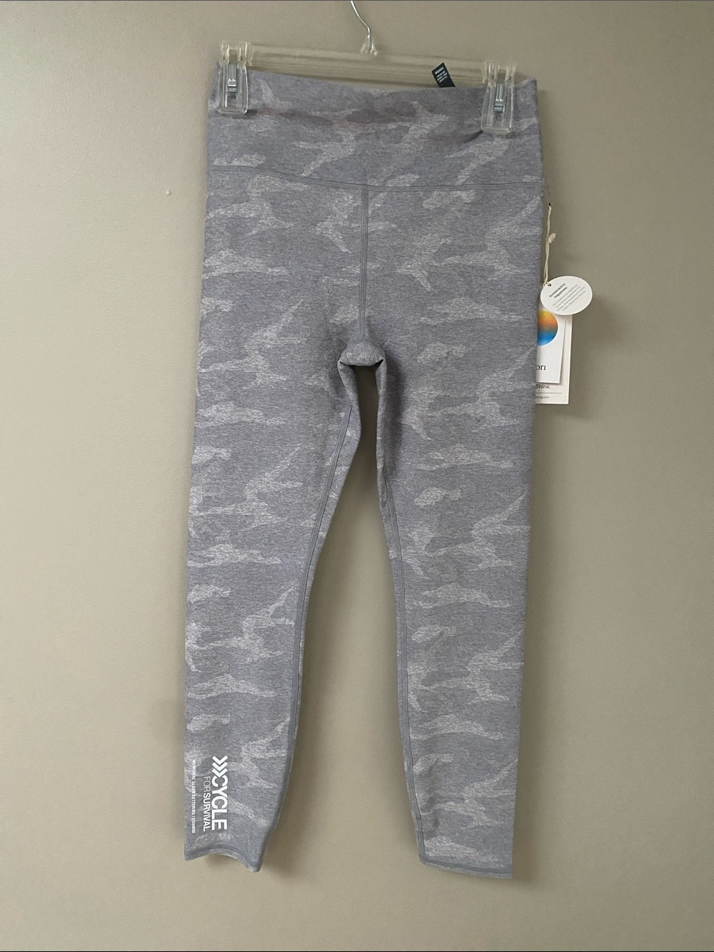 NWT Vuori Clean Elevation Legging Gray Camo Equinox Cycle For Survival Size M
